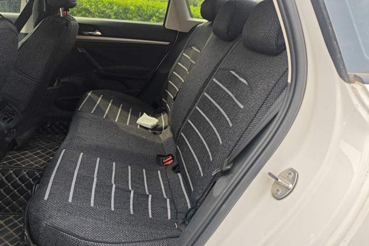 Used Volkswagen Lavida 2019 1.5L Automatic Fashion Edition China VI Left Rear Seat