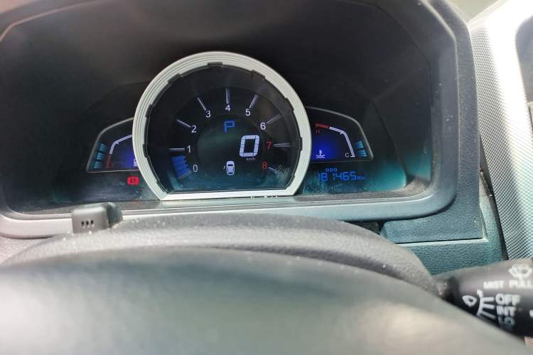 Used Luxgen U6 SUV 2015 1.8T Fashion Edition Odometer Close Up