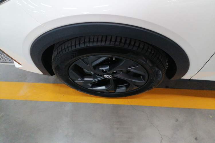 Used GAC Trumpchi GS3 2025 Shadow Speed 270T Enjoyment Edition Soaring to New Heights Left Front Wheel Hub