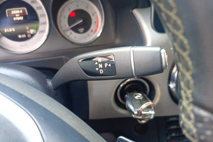 Used Mercedes-Benz GLK-Class 2013 GLK 300 4MATIC Dynamic Sunroof Model
