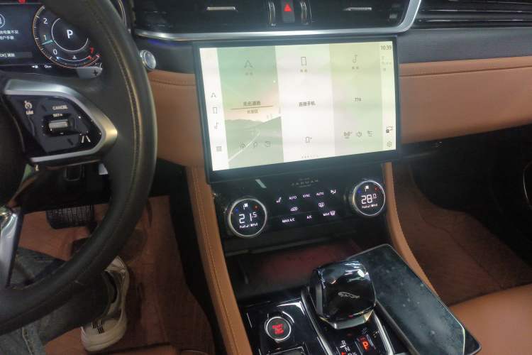 Used Jaguar XFL 2022 XFL 2.0T P250 Two-Wheel-Drive Elite Sport Edition Audio And AC Panel