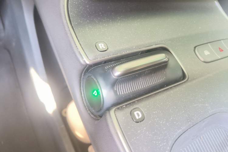 Used Nio ET5 2022 75 kWh Gear Lever