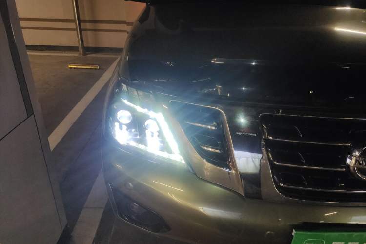 Used Nissan Patrol  Right Front Headlight