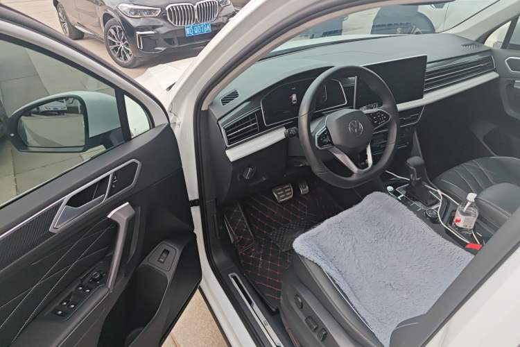 Used Volkswagen Tiguan L 2023 380TSI Automatic All-Wheel Drive R-Line Enhanced 7-Seater Driver Seat