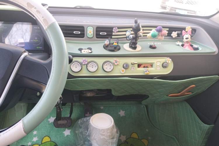 Used Wuling Hongguang MINIEV 2021 Macaron Premium Model – Lithium Iron Phosphate Audio And AC Panel