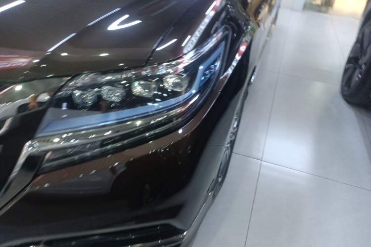 Used Honda Elysion 2019 2.0L Hybrid Supreme Edition
