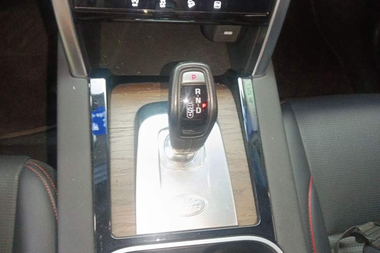 Used Land Rover Discovery Sport New Energy 2022 Facelifted P300e Plug-in Hybrid Electric Version Gear Lever