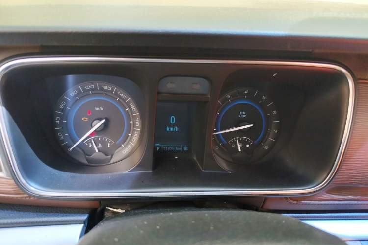 Used Buick GL8 2013 2.4L CT Luxury Business Comfort Edition
