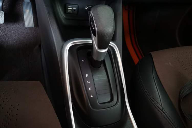 Used Chevrolet Trax 2019 325T Automatic Sport Edition China VI Standard Gear Lever