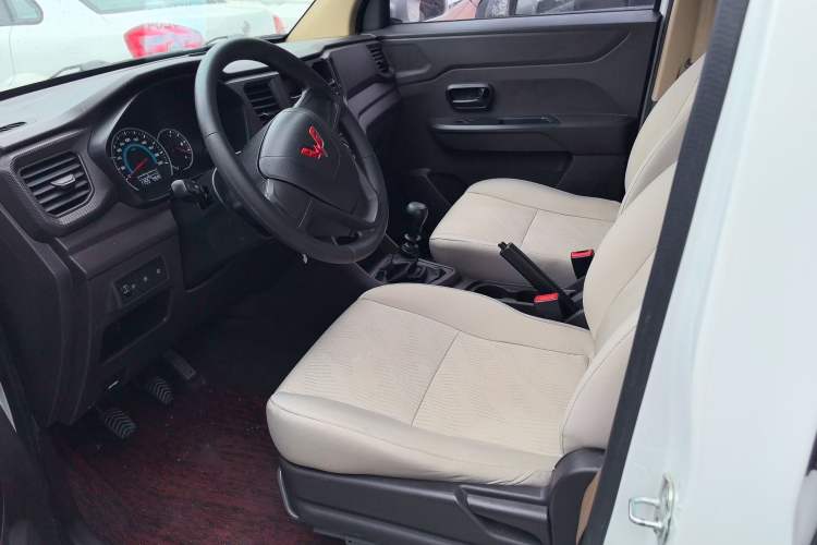 Used Wuling Hongguang V 2022 1.5L Enjoy Edition Hydraulic Power Steering LAR