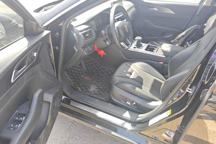 Used Hongqi H5 2022 Classic Model Facelift 1.8T Automatic Smart Connect Flagship Edition Driver Seat