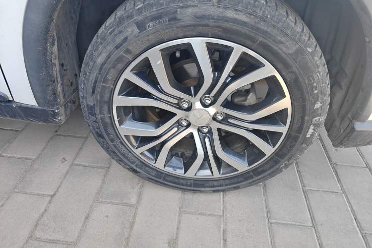 Used Mitsubishi Outlander 2016 2.4L 4x4 Luxury Edition 7-Seater