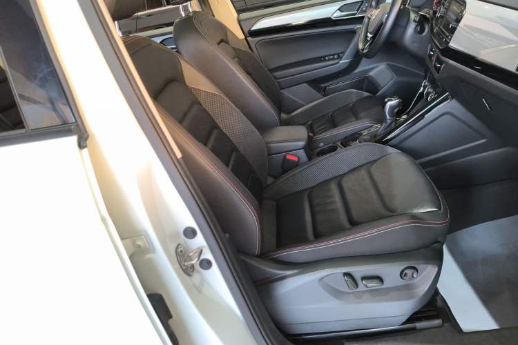 Used Volkswagen Tayron 2019 330TSI Two-Wheel Drive Luxury Model China VI Standard
