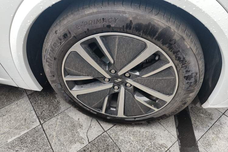 Used Li Auto L7 2024 Pro Model Right Front Wheel Hub