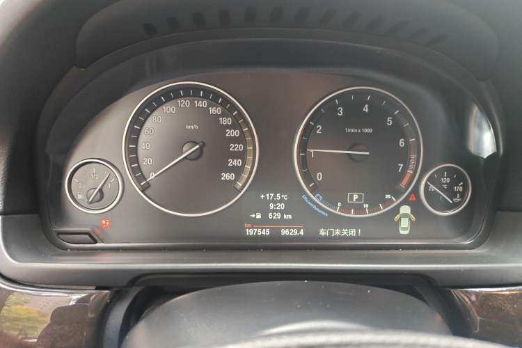 Used BMW 5 Series 2013 525Li Leading Model
