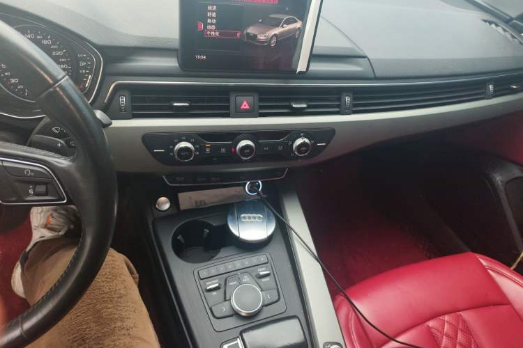 Used Audi A4L 2018 30th Anniversary Edition 40 TFSI Trendy Model Audio And AC Panel