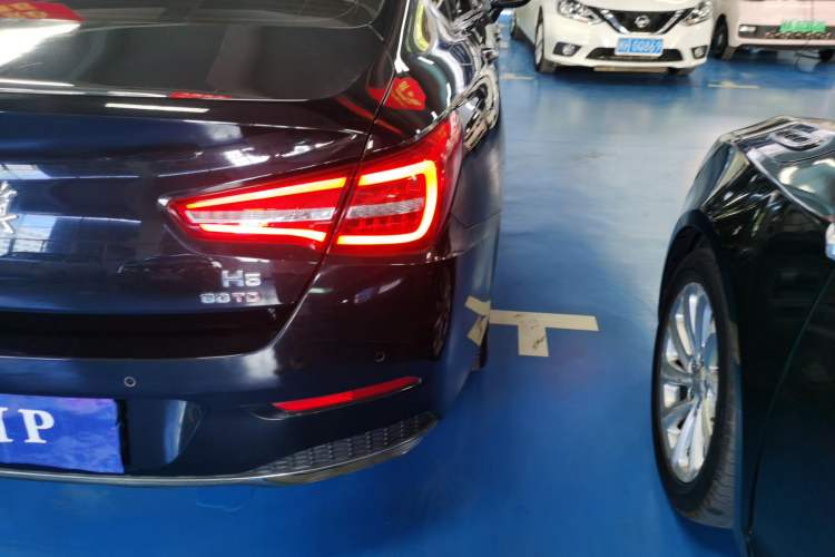 Used Hongqi H5 2018 30TD Smart Connect Enjoy Edition
