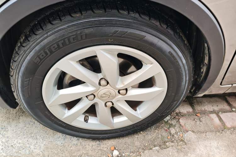 Used Baojun 310W 2017 1.5L Manual Fashion Model China V