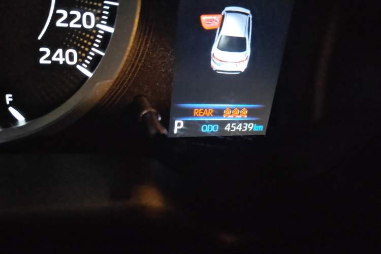 Used Toyota Levin 2021 185T CVT Luxury Edition Odometer Close Up