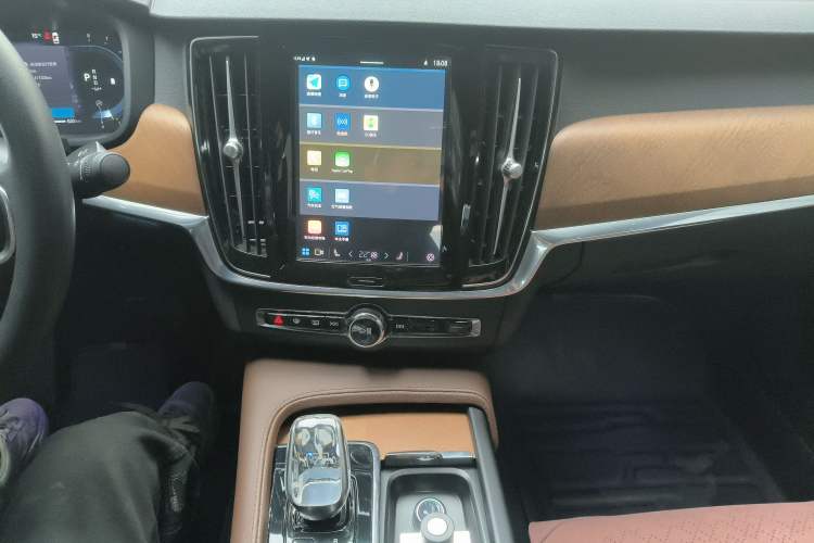 Used Volvo S90 2022 B5 Zhiyi Luxury Edition Audio And AC Panel