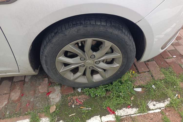 Used Geely Auto Emgrand GL 2017 1.8L Manual Elite Model Right Front Wheel Hub