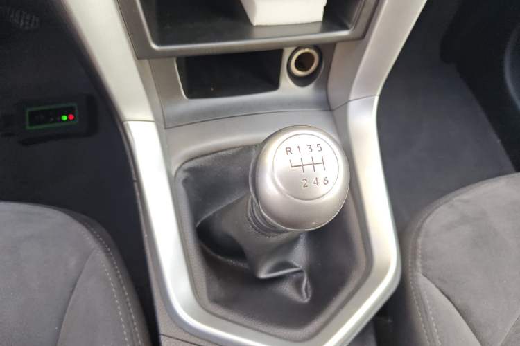 Used Venucia T70 2015 2.0L Manual RuiQu Version
