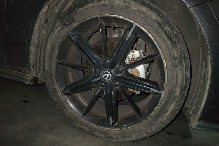 Used CHANGAN UNI-V 2022 1.5T Prestige Version Right Front Wheel Hub