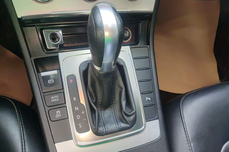Used Volkswagen Magotan 2015 1.8TSI Advanced Model Gear Lever