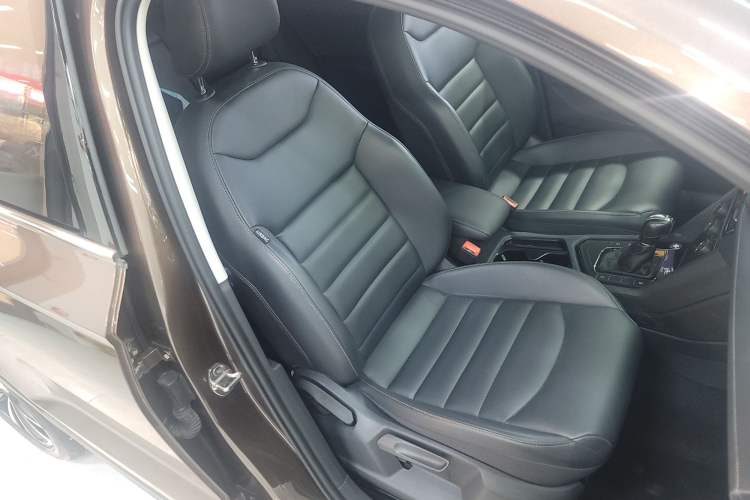 Used Volkswagen Tharu 2019 280TSI Two-Wheel Drive Luxury Edition China V Standard Right Front Seat