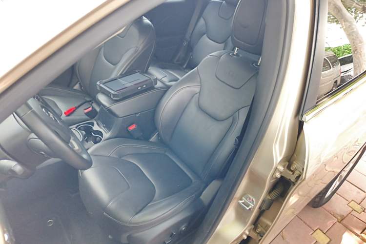 Used Jeep Cherokee 2016 2.0L Superior Edition