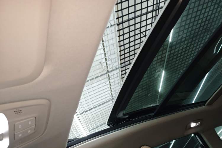 Used Buick GL6 2021 323T Mild Hybrid Connect Luxury Model Headliner