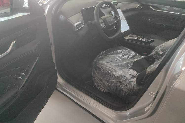 Used Dongfeng Aeolus Mage 2023 DH-i 1.5T Luxury Edition Interior 3