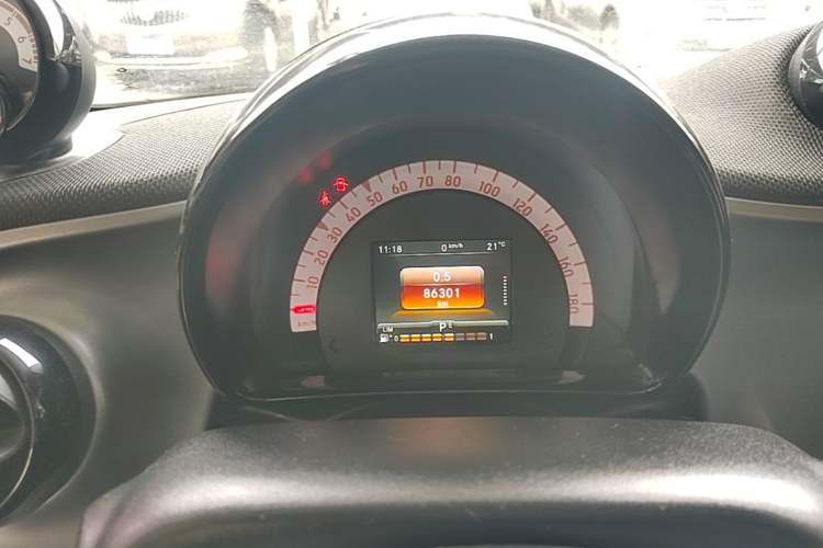 Used smart forfour 2016 0.9T 66 kW Pioneer Edition