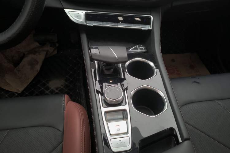 Used CHANGAN Eado 2023 Changan Edition PLUS Blue Whale NE 1.4T GDI DCT Prestige Version Gear Lever