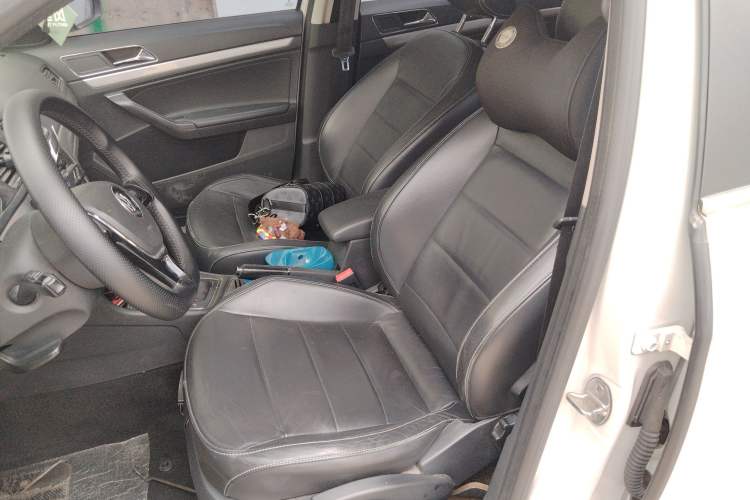 Used Volkswagen Gran Lavida 2015 1.6L Automatic Comfort Edition
