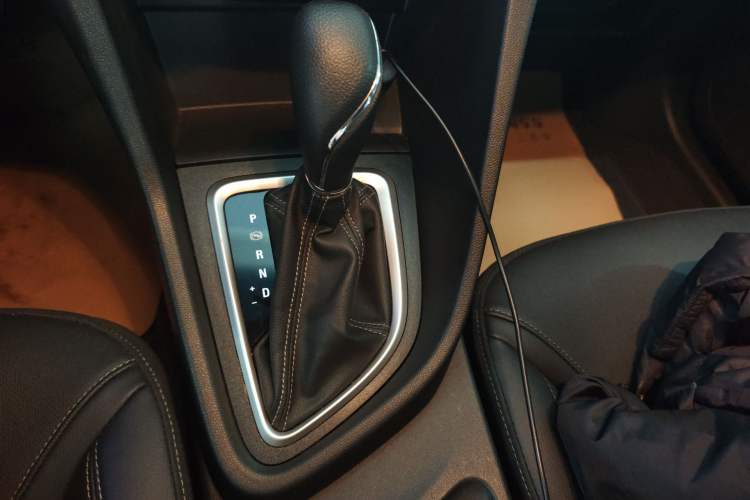 Used Buick GT 2021 Revised Version 1.3T Automatic Mild Hybrid Elite Edition Gear Lever