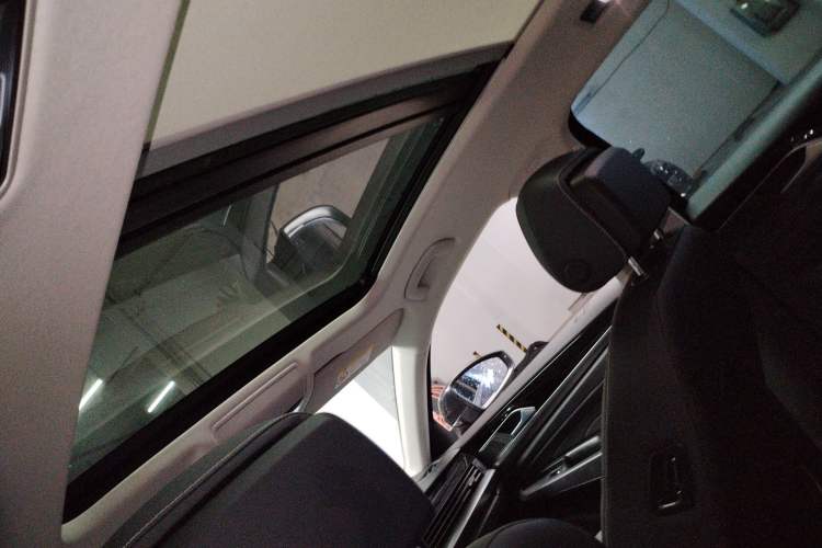 Used Volkswagen Passat 2025 Premium Version 380TSI Dragon Edition Headliner