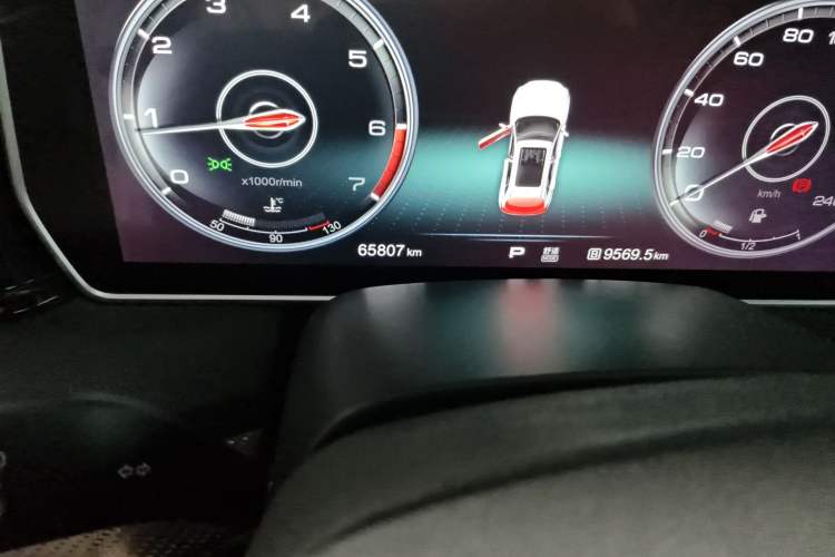 Used Hongqi HS5 2019 2.0T Smart Connect Flagship All-Wheel-Drive Version Odometer Close Up