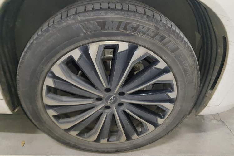 Used Chery Tiggo 9 2023 2.0T Dual-Clutch Two-Wheel Drive Luxury Edition 5 Seats