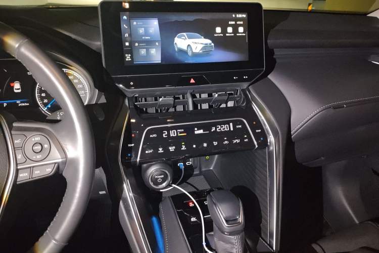 Used Toyota Harrier 2023 Dual-Engine 2.5L CVT Two-Wheel Drive Luxury Edition Audio And AC Panel