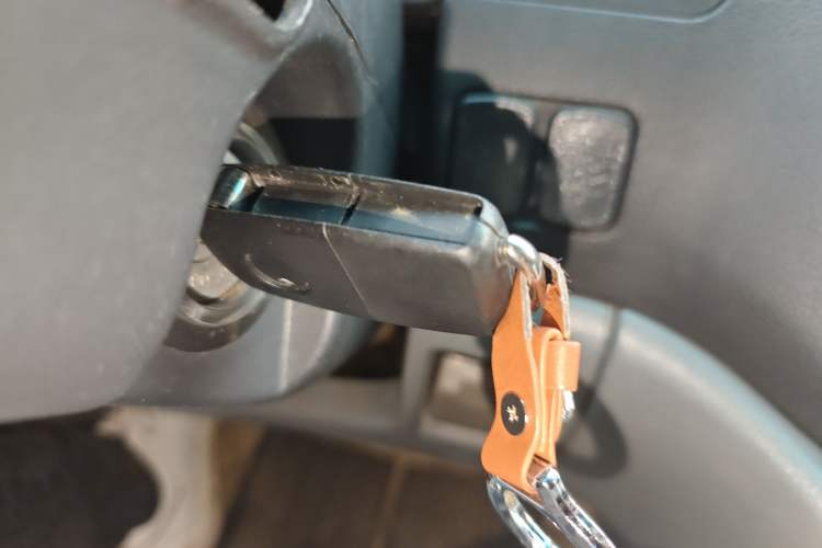 Used FORTHING Lingzhi 2013 M5 Q3 2.0L 7-seat Long-wheelbase Luxury Model
