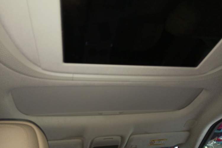 Used XPeng X9 2025 740 Ultra-Long Range Max Headliner