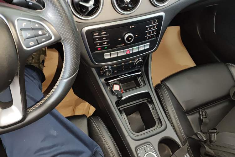 Used Mercedes-Benz CLA 2018 CLA 200 Sport Edition Gear Lever