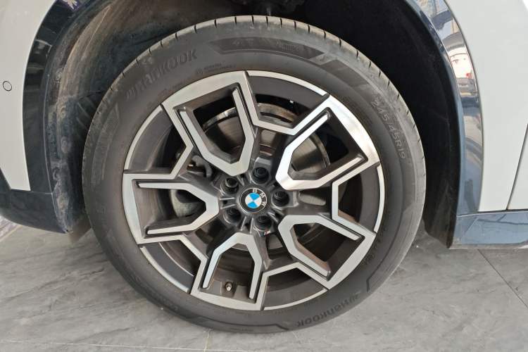 Used BMW X1 2024 sDrive25Li X Design Package Left Front Wheel Hub