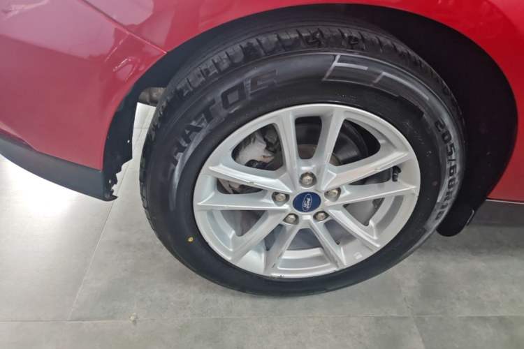 Used Ford Focus 2017 Hatchback 1.6L Automatic Fashion Edition Smart Drive Version Right Rear Wheel Hub