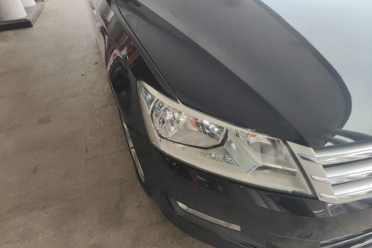 Used Volkswagen Santana 2015 1.6L Automatic Comfort Edition Right Front Headlight