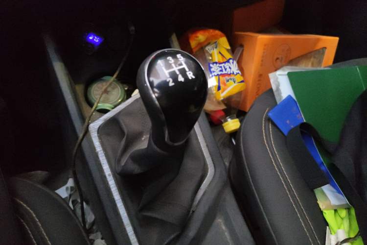 Used CHANGAN KAICHENG Ruixing M60 2023 1.6L CNG Comfort-Grade 6-Seater Passenger Vehicle