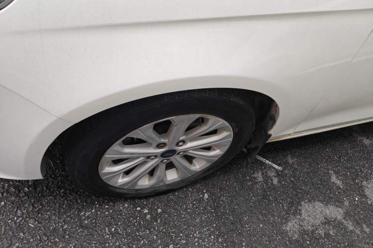 Used Ford Escort 2015 1.5L Automatic Fashion Model