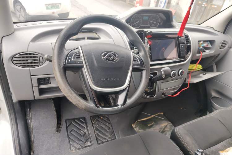 Used SAIC MAXUS Xintu V80 2019 2.5T Classic Edition AMT Aoyuntong Facelifted Long Wheelbase Mid-Height 7-Seater
