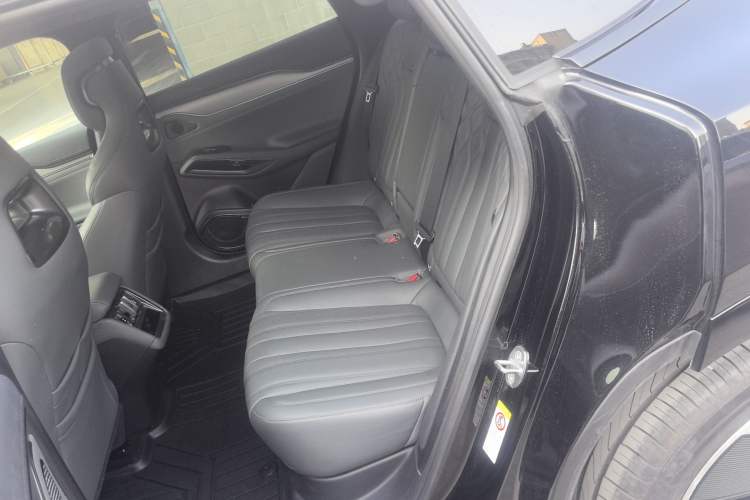 Used BYD Song L EV 2025 Intelligent Driving Version 662 km LiDAR Excellence Edition
